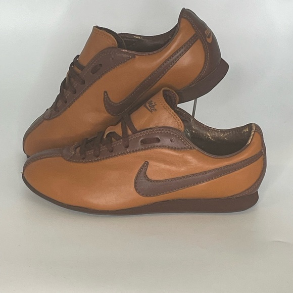 Vintage Nike Le Village Women’s Sneaker 2003 Size 8 - Picture 4 of 12